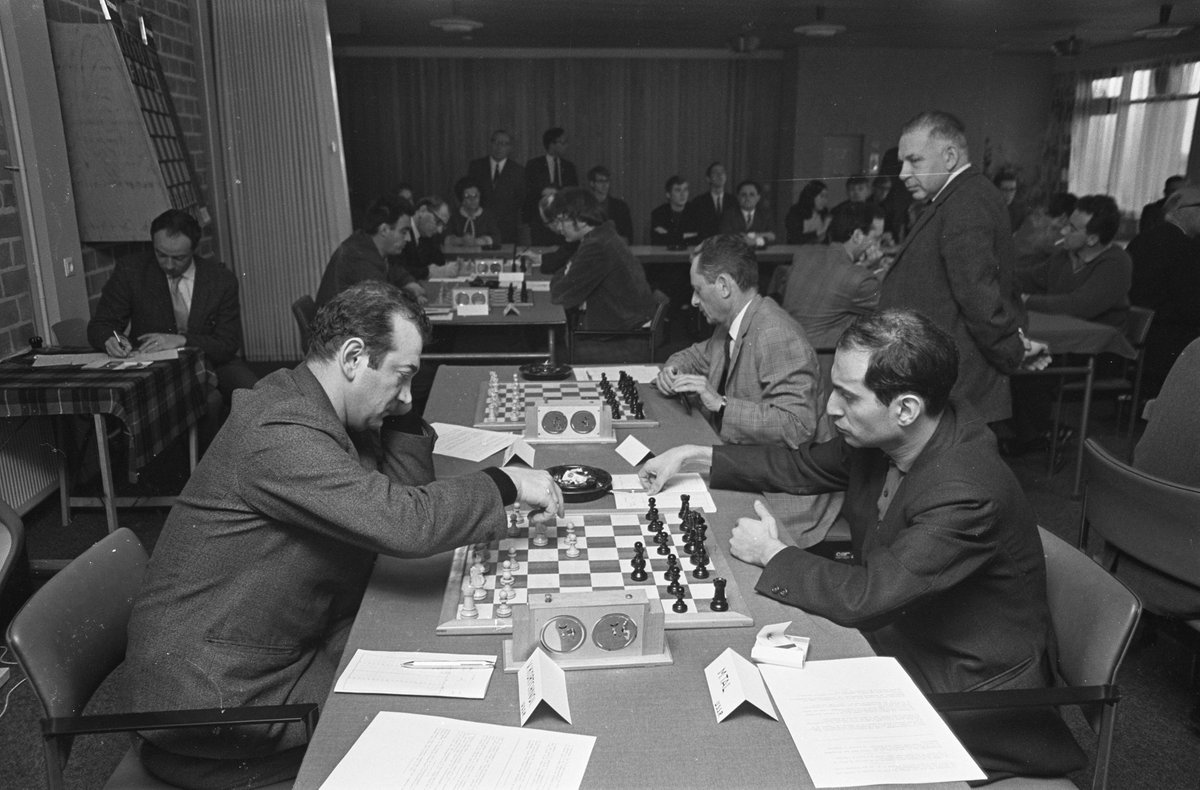 Douglas Griffin on X: Brussels, 1987. @JamesPlaskett, Mikhail Tal