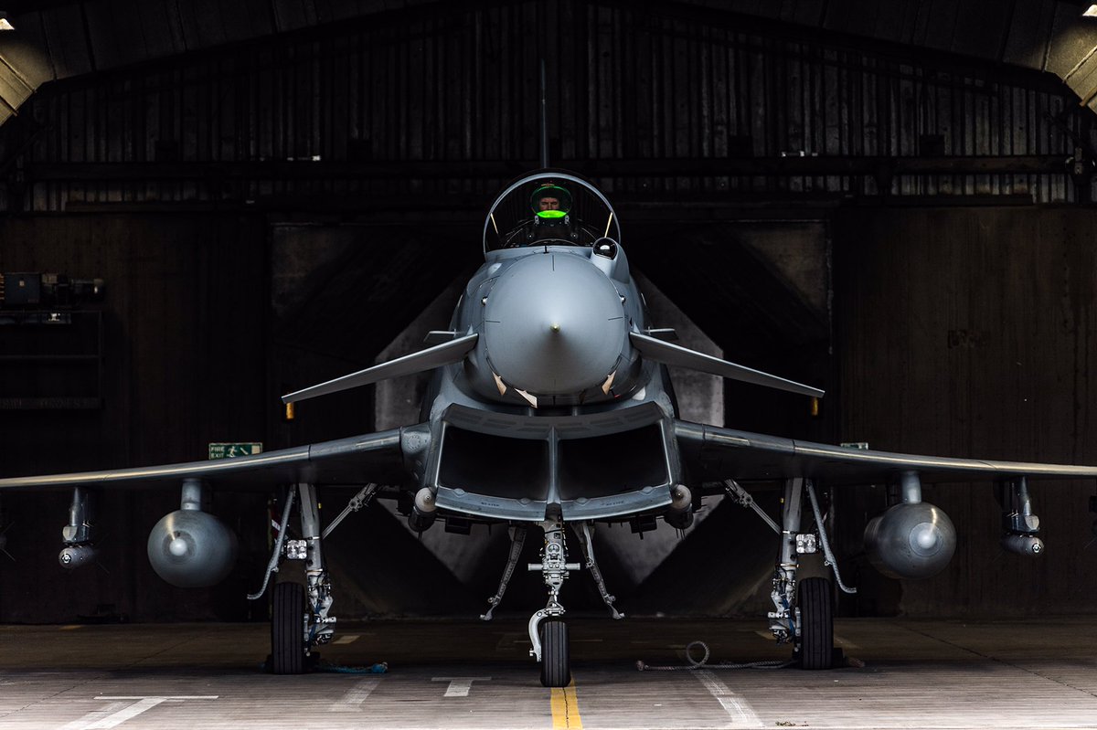SAC Stephens of  @RAFLossiemouth caught this menacing  @eurofighter Typhoon getting ready to fly  SAC Edwards of JADTEU spent some time with  @AirbusDefence  @AirTanker ZZ336 capturing that stunning livery at night  (3/4)