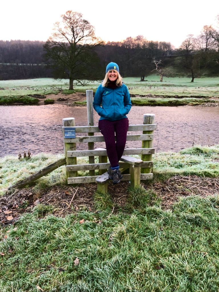 Healthyhappy50's tweet photo. Beautiful morning walk for @snoweider #OutsideToday 🌿. 

Crisp underfoot + colourful skies. So very grateful. 🥾 #walkshire #Yorkshire #SaturdayThoughts https://t.co/Xa9HcDIgp3