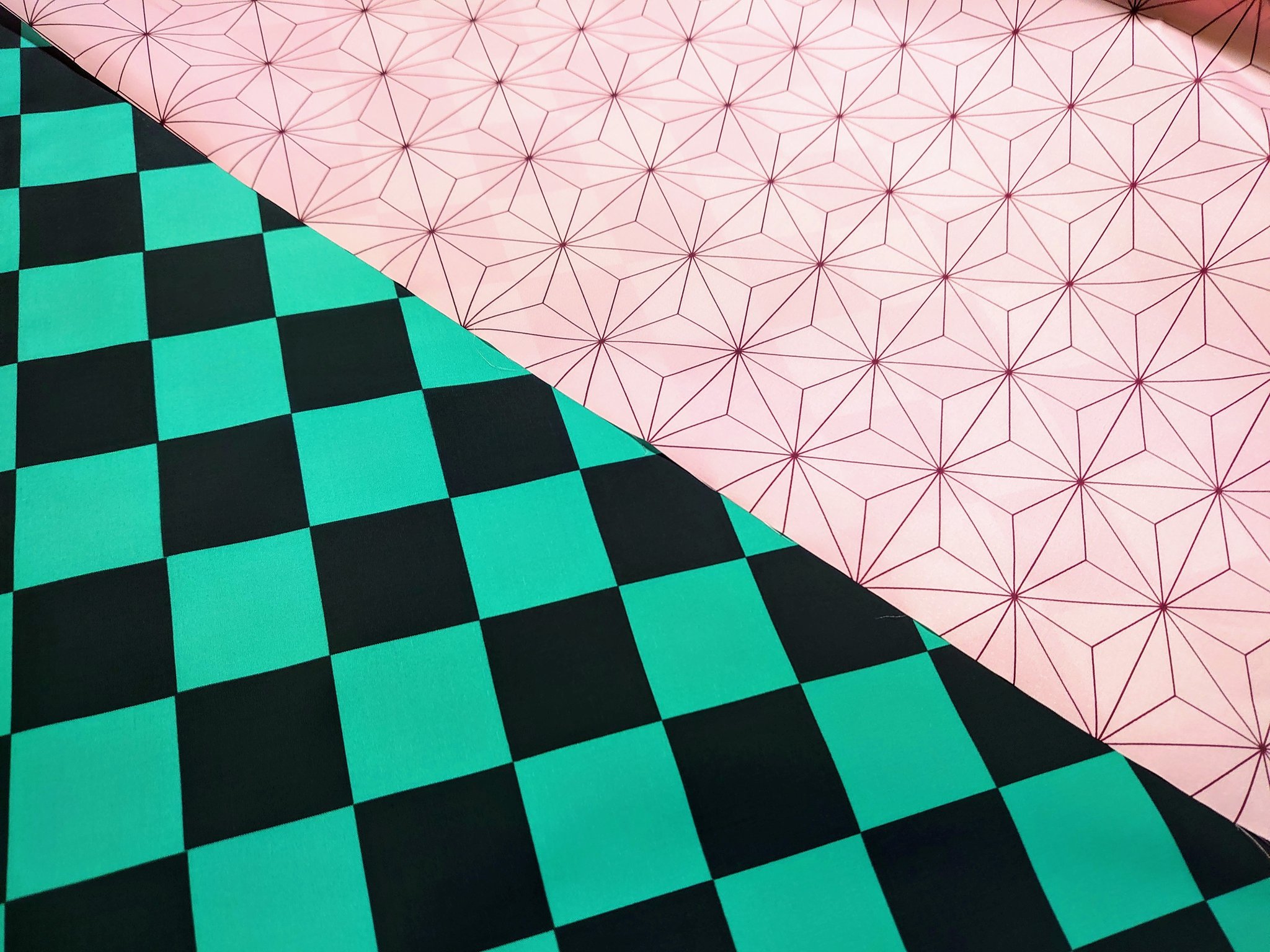 若旦那 على تويتر すでに店頭には並んでいますが 人気の市松模様と麻の葉のナイロンタフタ 昨日もお話をしましたが ナイロンタフタは ナイロンオックスほど地厚ではないので より小さく畳める事から エコバッグに人気です 市松格子 市松模様 麻の葉