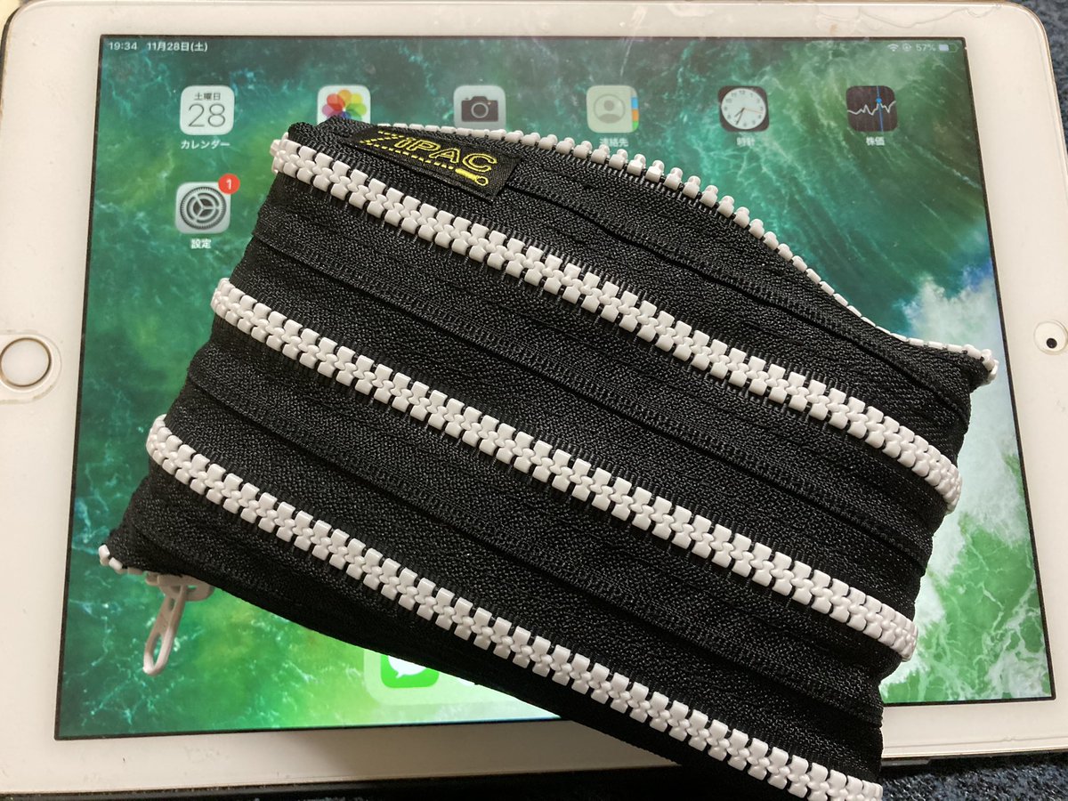 レソ これめっちゃ面白いアイデア商品だと思ったから買った バック型になってて必要な時に解体して充電コードになる バック型だからusbポートとか充電器とか入れて持ち運べる すげぇ面白い 一目惚れ レソ これめっちゃ面白いアイデア商品だと思ったから買った バック型になってて必要な時に解体して充電コードになる バック型だからusbポートとか充電器とか入れて持ち運べる すげぇ面白い 一目惚れ