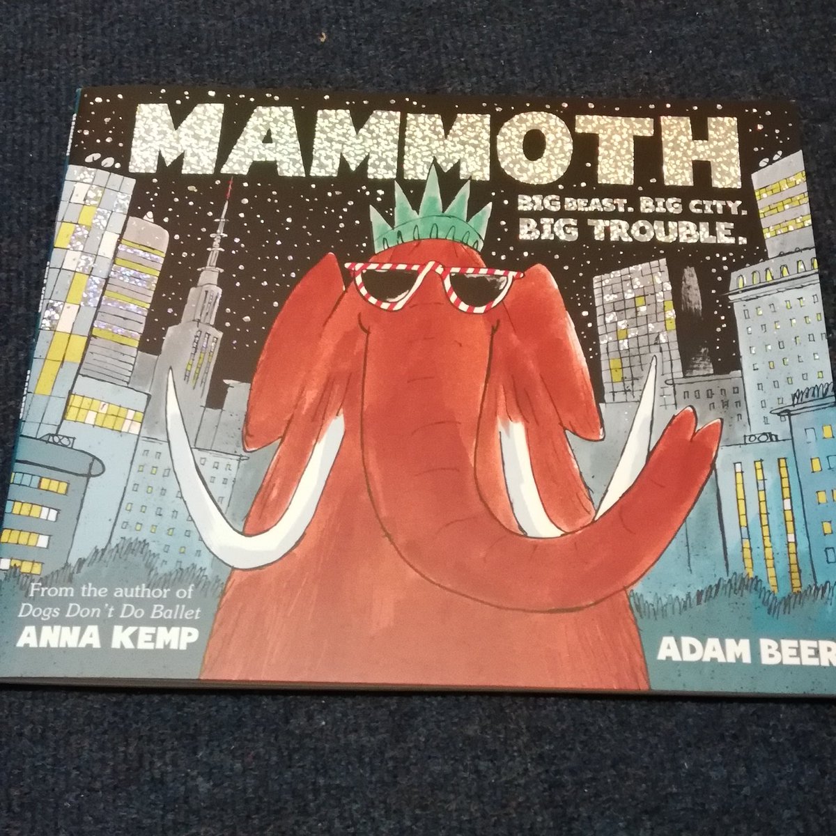 ZoeArtist's tweet photo. #MAMMOTH Big Beast.Big City.Big Trouble #annakemp #adambeer @simonkidsuk OUT APRIL 2021 #picturebookreview
A Ice- Age Mammoth is lost in a modern city. Genius 😍 shows you can find friends in unexpected places. Perfect to share, read aloud & as a gift.
https://t.co/En5dLdS9YJ https://t.co/gsTToeXMCb