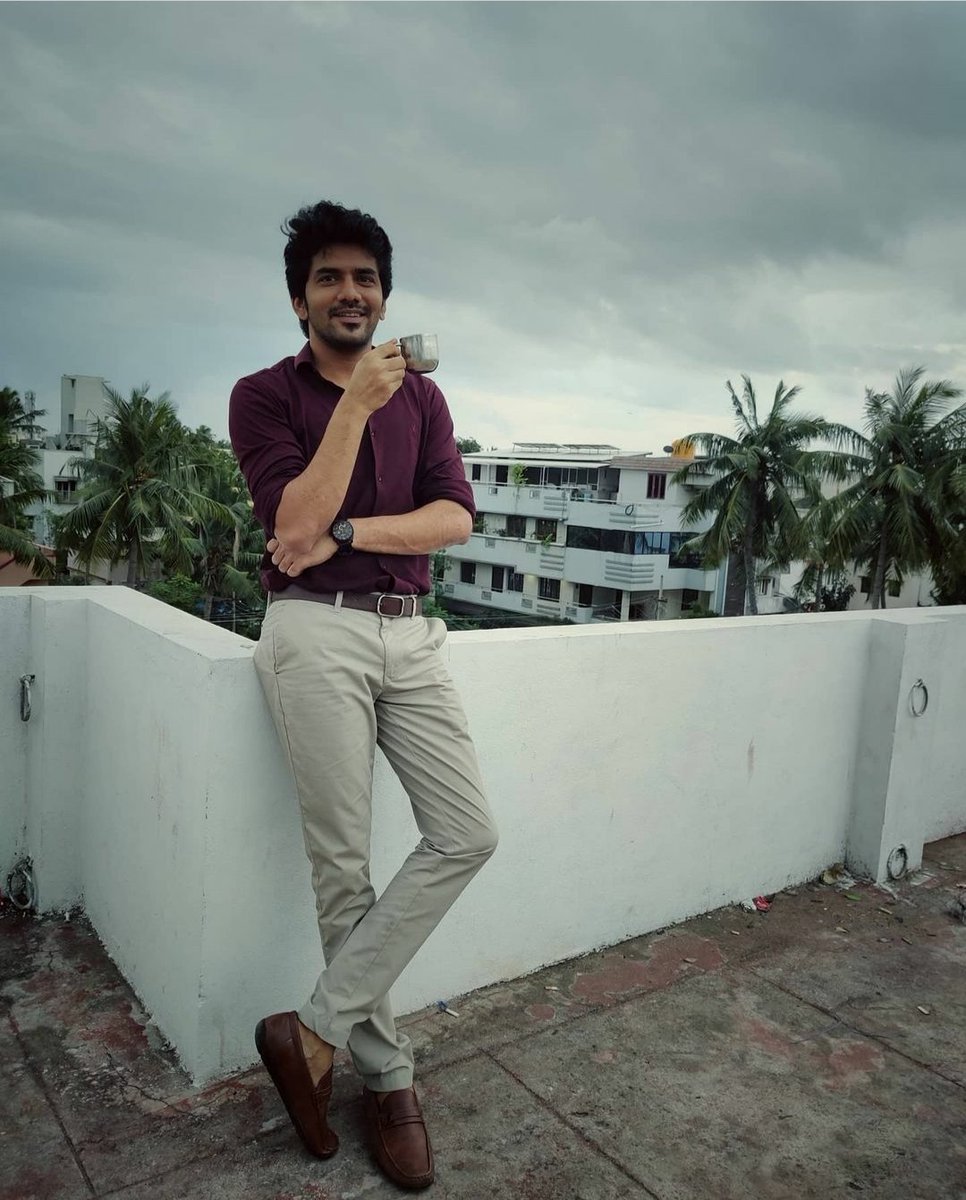 SMuthu59512937's tweet photo. New pic in Instagram kavin anna😎😎
புழுவாக இருந்தால் 
வெறுக்கபடும் அந்த புழு....!!! 
பட்டாம்பூச்சியாக மாறினாள்
நேசிக்கபடும்....!!! 
Good evening friends
#kavin
#lift
#onlyforkavin https://t.co/kM7t8WPynp