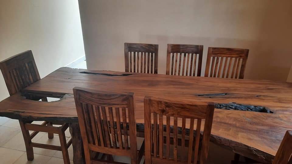 CreativeHomesFS's tweet photo. Add a little bit of art in your home, an 8seater log dining set.
Get yourself one of these at our store located at Ntinda opposite Stanbic bank. https://t.co/WGvxw6u04e