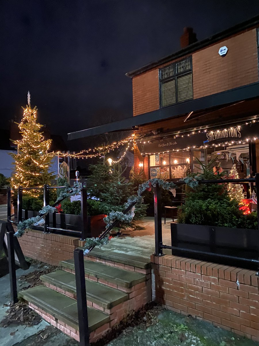 It would be great if you could support your local independent business. Pick up your Christmas 🎄 today! #stayinwigan #shoplocal #supportlocalbusiness