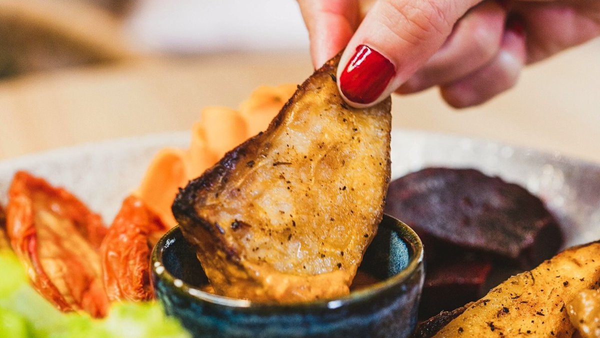 Bataviahealthy's tweet photo. ¡Es Sábado!🤩 Y en Batavia ya se hornean nuestras deliciosas patatas asadas para nuestros bowls.🥔🥗
⠀
¡Ven y descubre tu bowl favorito!🥗 👉 https://t.co/1liGj5jAad
⠀⠀
#bowl #patata #patataasada #bowlconpapata #healthyfood #foodie #sabado #findesemana #healthybowl https://t.co/jbjDIalAAz