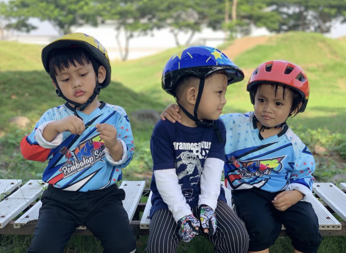 afandoni's tweet photo. “Asyiknya main sepeda di pagi hari...”
.
.
.
.
.

Taken 📸 by Me

#family 
#keluarga 
#sidoarjo 
#syukur
#bismillah 
#alhamdulillah 
#pushbike
#KHPS https://t.co/AeHLmpwYdG