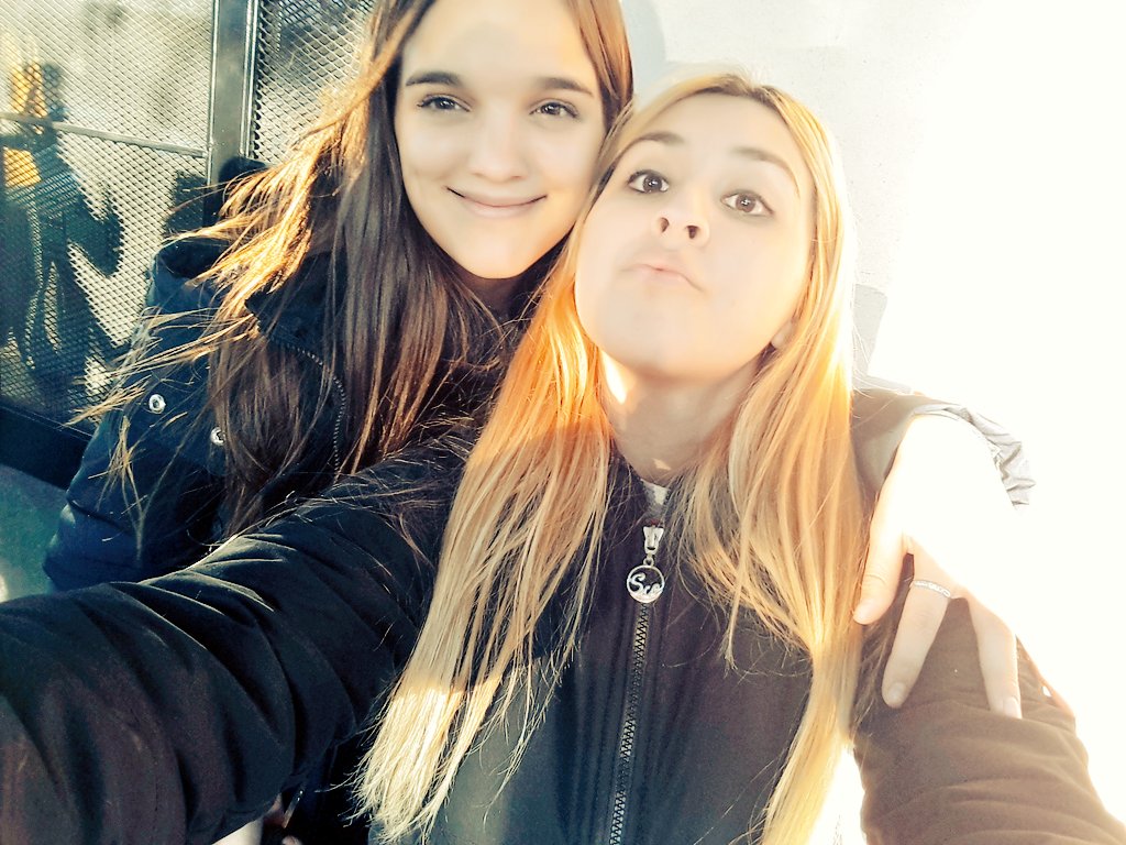 myqueenratner's tweet photo. Cuanto que te extraño @Malenaratner. Que todo esto pase rápido para poder verte hacer lo que amas en algún escenario o lugar❤️🙏🏻 https://t.co/uqCREZptBV