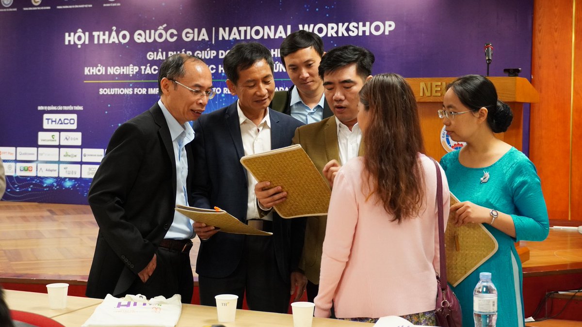 UNDPVietNam's tweet image. 🤔How can impact startups recover &amp;amp; adapt to #COVID19? 🔰Great panel discussion w representatives from #innovative #startups, investors, &amp;amp; business experts.💡Promoting #transparency, #DigitalTransformation, &amp;amp; #flexibility is 🔑 for young entrepreneurs to become more resilient!