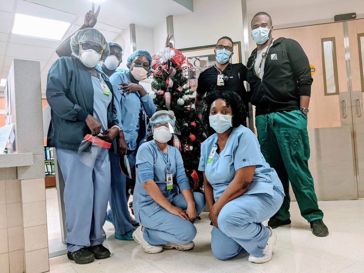 MontefioreDFSM's tweet photo. Our night team bringing in the holiday cheer on our Family Medicine Inpatient Unit!!! 🎄🎅⛄🦌

#DFSMPRIDE https://t.co/QZoUZAGY1O