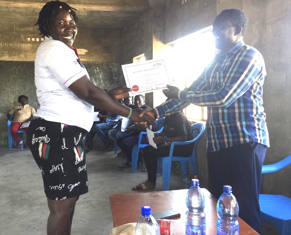 TurkanaCountyKE's tweet photo. County Deputy Director of Internal Trade Wilson Ejiye officiating a graduation ceremony of a cohort of 125 youthful traders in Turkana North who have successfully completed a 5-month's training program on entrepreneurship skills, supported by EU-funded Omo Delta Project. https://t.co/CEWQgTcpoR