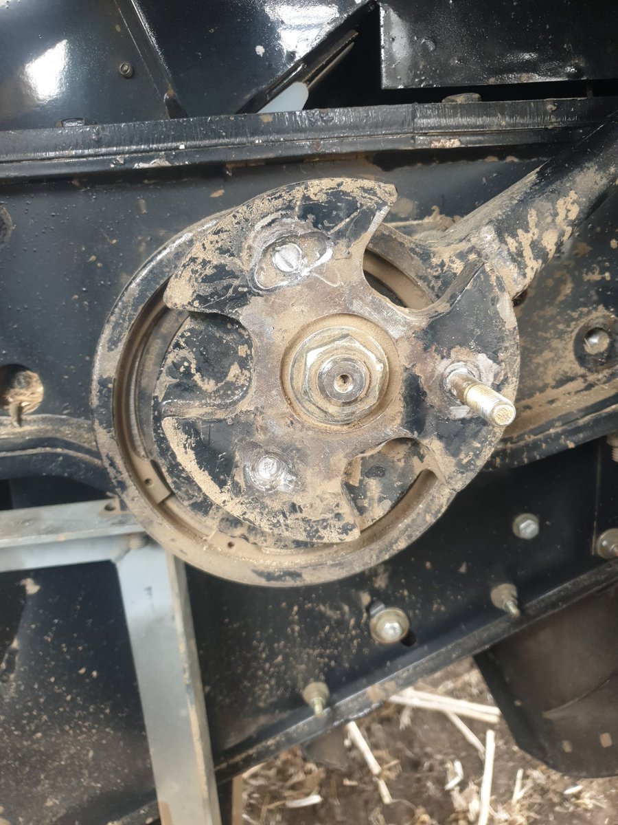 Anyone had trouble with sieve drive on a NH CR. Sheared 2 of the 3 studs off the first time. Did exactly the same again after another 20ha. Sieves are moving freely from what we can tell. Only thing is, sieve losses spike when we turn so I assume they are throwing out of level