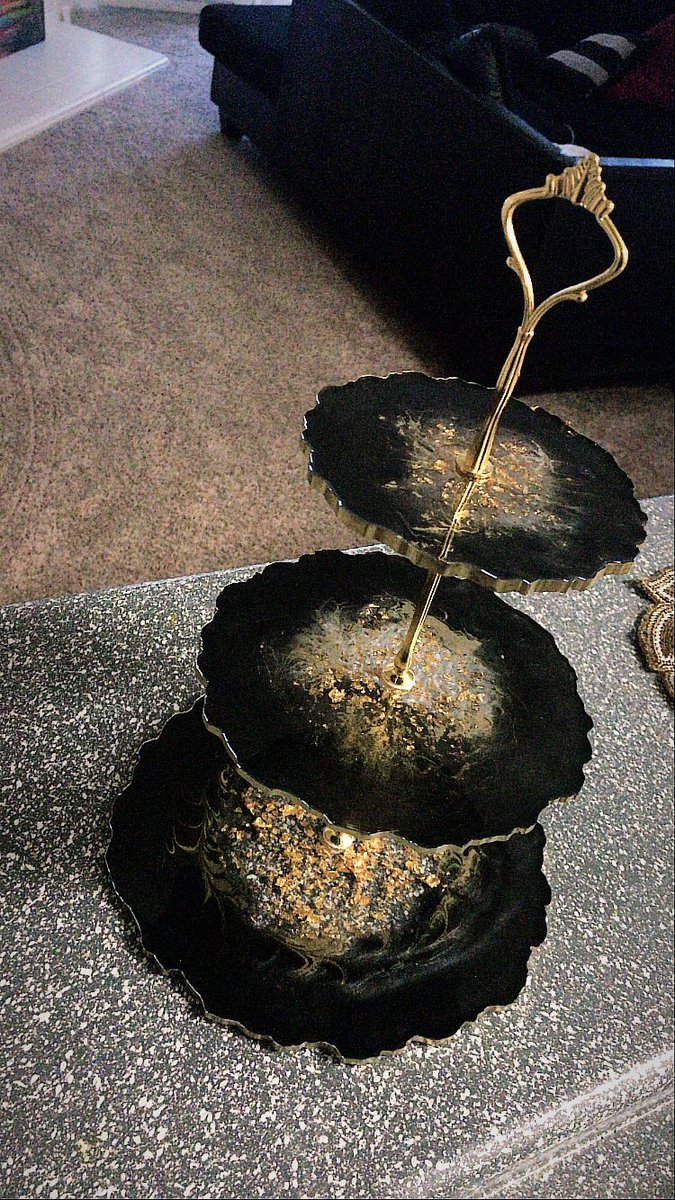 Vivalaceecee's tweet photo. @Wale Come shop Royal Resins! Custom home decor.. Everything from rolling trays to wall art 

https://t.co/TZlLe60RcQ https://t.co/LZGlQ9qLUm