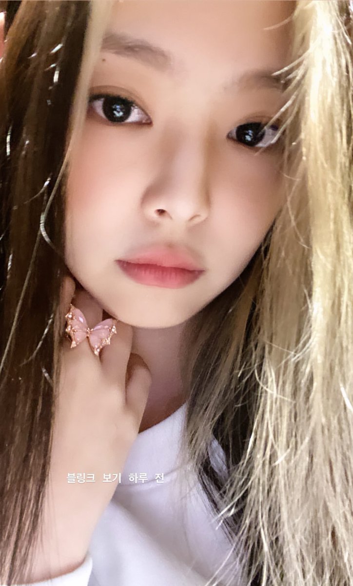 jennidrubyjane's tweet photo. 🖤 https://t.co/pAkb9BRu3G