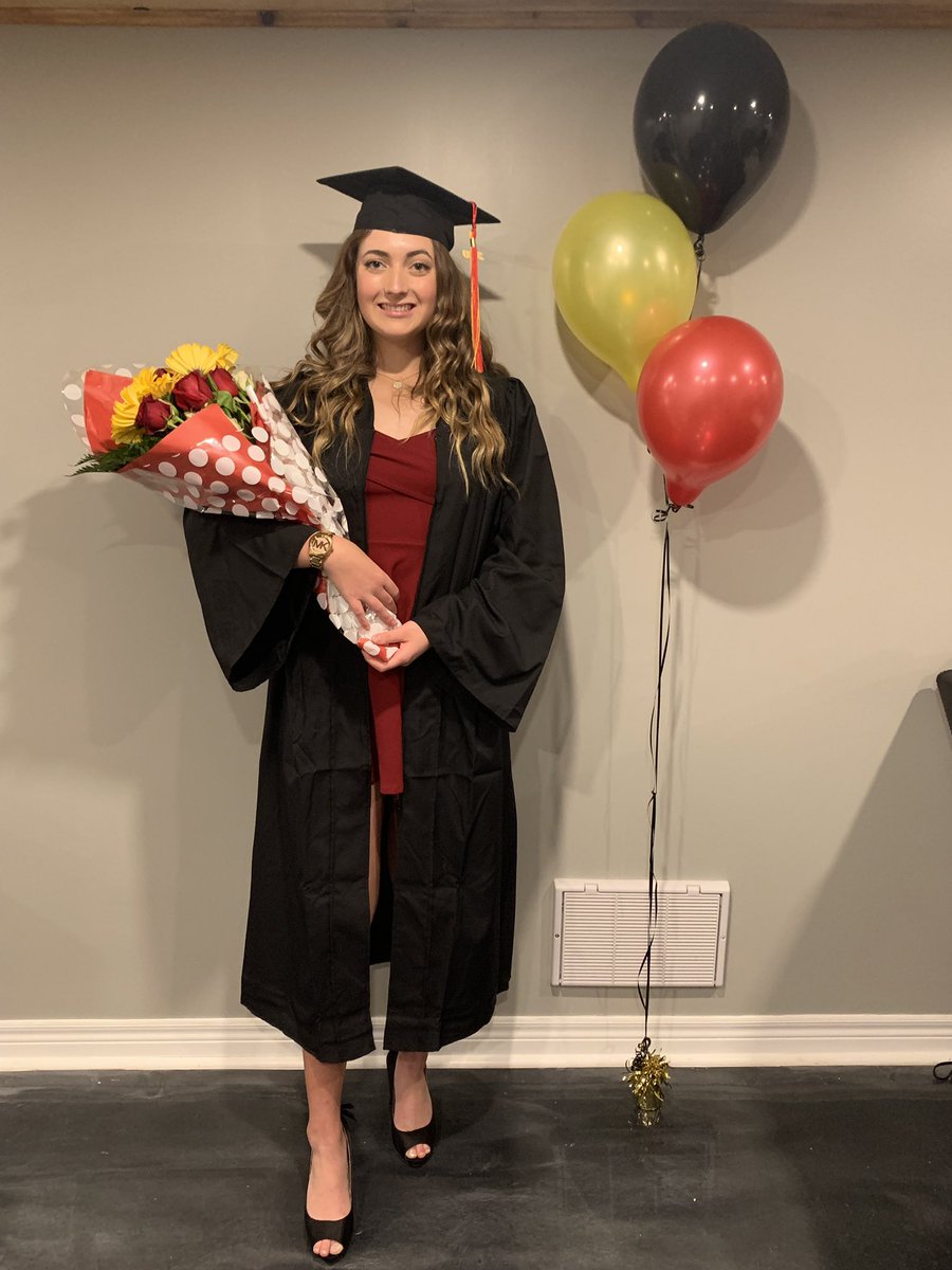 Vicki80747751's tweet photo. Thank you @ONEKCI for 4 amazing years!! Razzle Dazzle...for life! #WRDSBGrad https://t.co/EYLgy32QnY
