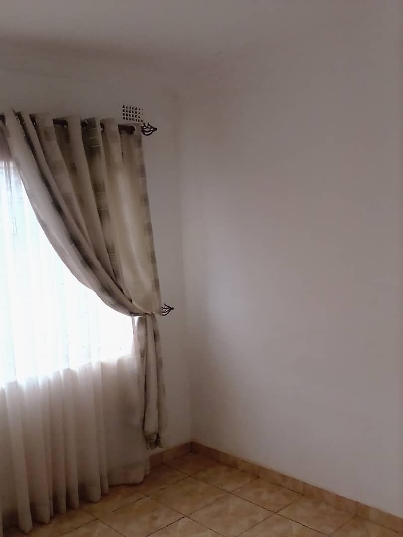 propertygalax2's tweet photo. Borrowdale , Crowhill - 3 bedroom cottage for rent
✓ fitted kitchen
✓ Lounge
✓ Dining
✓ Tiled &amp; ceiling
✓ Bathroom &amp; toilet
✓ BICs
✓ Solar powered borehole &amp; water tank
✓ Rental fees - US$295 per month
✓ Security deposit - US$295
✓ Occupation on 1 December 2020 https://t.co/bYopzW9iKi