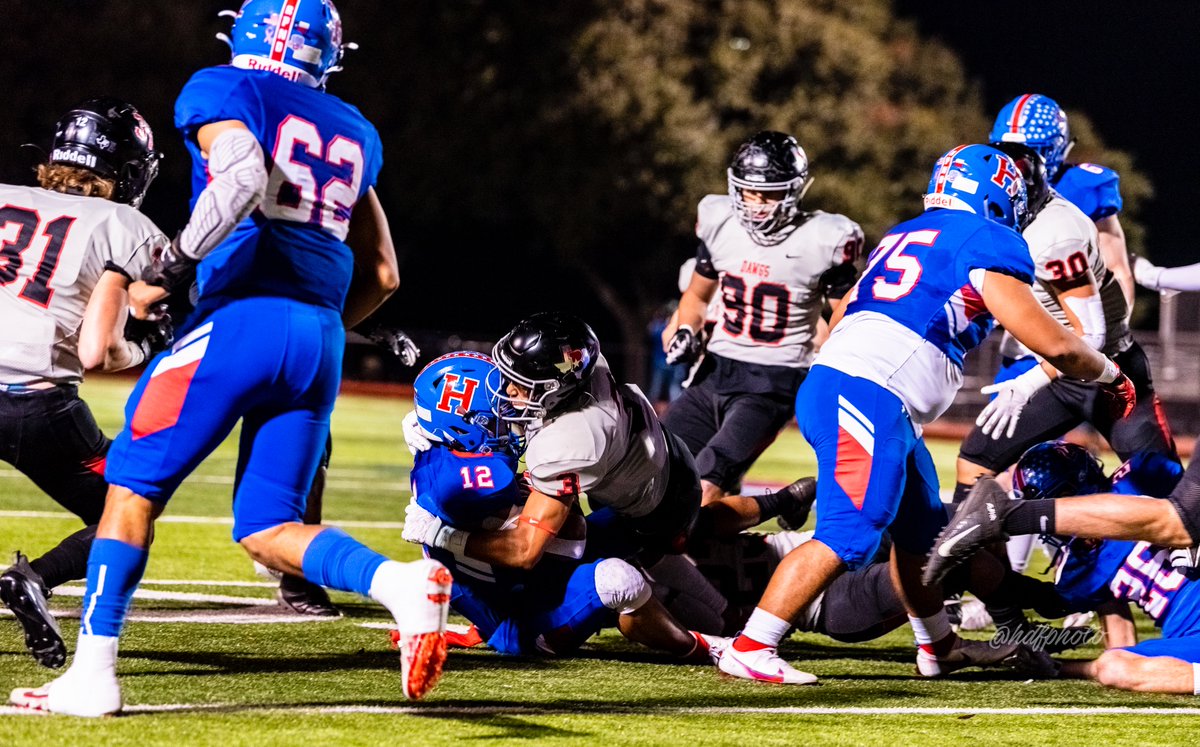 hdfphoto's tweet photo. A close game for the Dawgs at Shelton Stadium🏈🐾
@BowieDawgs @FlxAtx @AISDBowie @Rickyprep https://t.co/AkdOkQeJOM