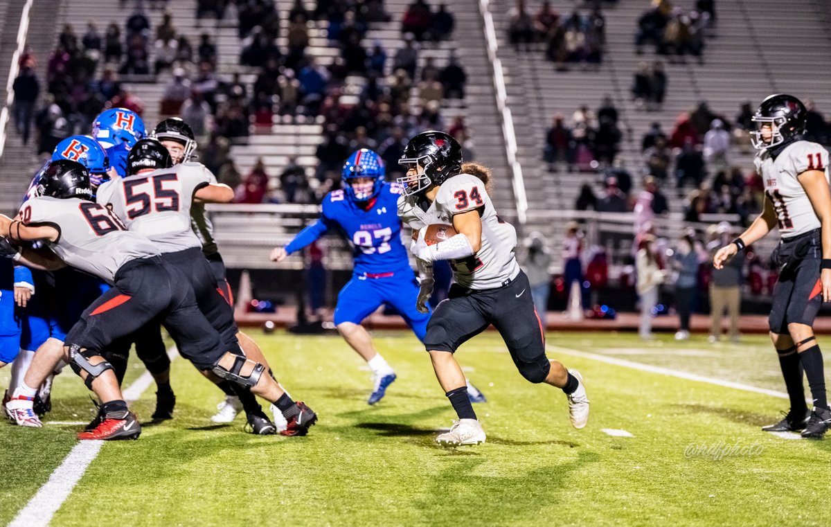 hdfphoto's tweet photo. A close game for the Dawgs at Shelton Stadium🏈🐾
@BowieDawgs @FlxAtx @AISDBowie @Rickyprep https://t.co/AkdOkQeJOM