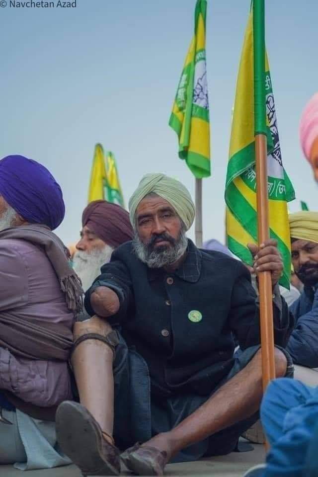 Delhi_Update_'s tweet photo. Two trends on Twitter at the moment !

#Takebackfarmlaws and #FarmersProtest ! Those who can't join the protests physically in Delhi must tweet with these hashtags and can support the farmers while at home. https://t.co/VDdiIZYrIS