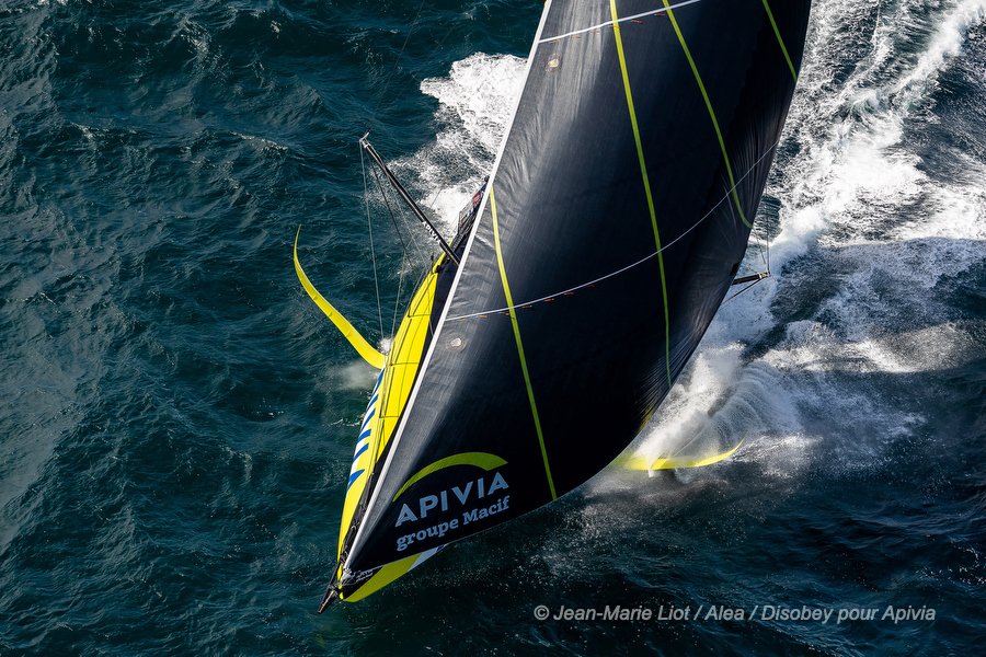 ImocaMacif's tweet photo. Charlie ne faiblit pas en tête du Vendée Globe ! 👊

Toujours 308 milles d'avance pour APIVIA qui remonte ce matin vers le Nord-Est pour s'éloigner de la Zone d'Exclusion Antarctique (ZEA). 

📌 La carto : https://t.co/K4iRuCiMdk

@ApiviaMutuelle | @Apivia_courtage | @GroupeMacif https://t.co/h58oAYaaT3