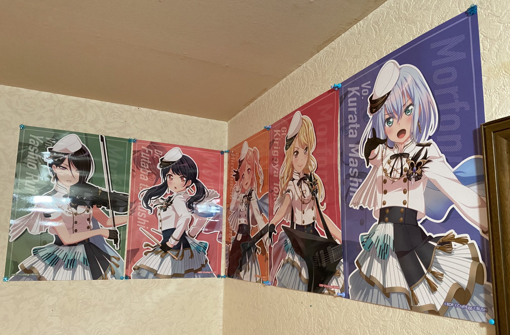 魂魄のしらたま Resonance一般 遂に来た モニカのポスター 色々悩んでこの飾り方に ちなみにポスターは後10枚来ます 笑 バンドリ ガルパ Morfonica ポスター T Co F7ucaxci3c Twitter