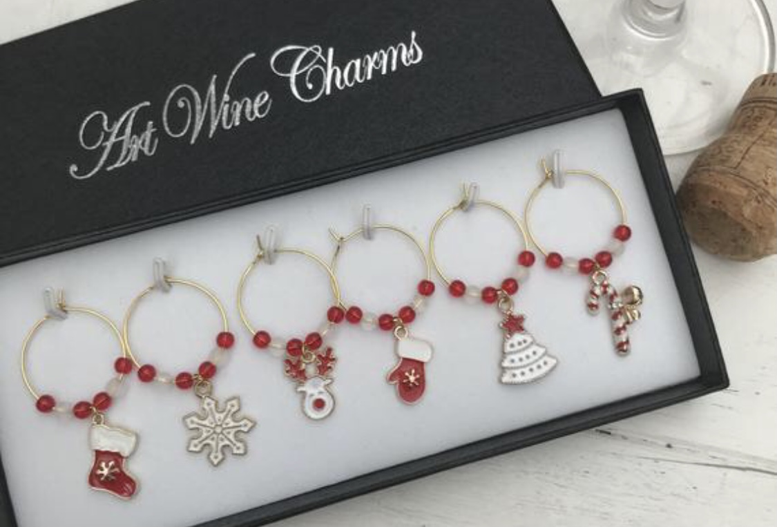 Not many sets of these left now. If you'd like these to brighten up your wine glasses at Christmas, get them now! 

BrambleyHouse.Etsy.com

#UKgifthour #UKGiftAM #christmaswinecharms #ukwine #UKEtsyRT #Christmas2020 #shopsmall #shoplocal #shopindie