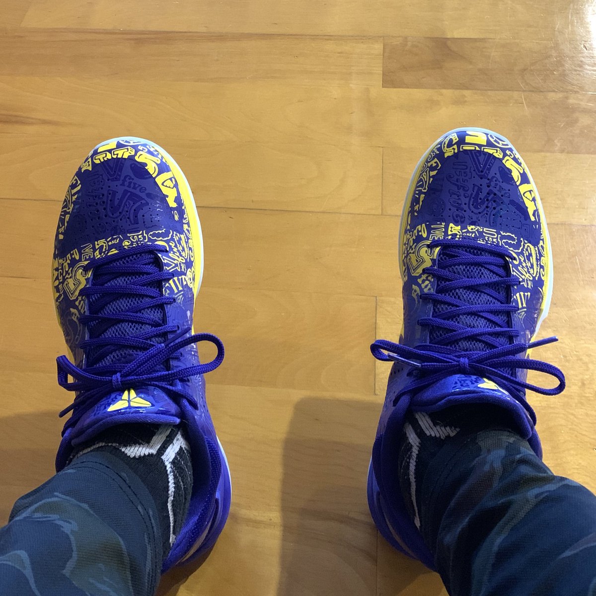 ASTERKICKS's tweet photo. ハンドリングとシューティング🌟
PG13とTatumのムーブやってみたけどやはり結構簡単😎
#nike
#kobeivprotro
#kobe4
#carpediem
#kobevprotro
#kobe5
#5rings https://t.co/Aqc6A3qnEL