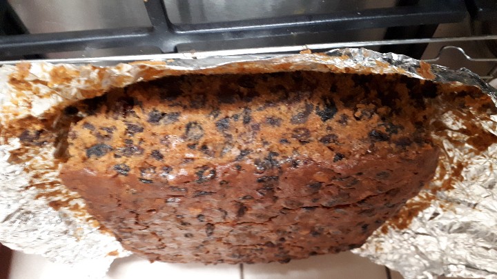 nikmacd's tweet image. Cake! 'tis almost the season. House smells fabulous!