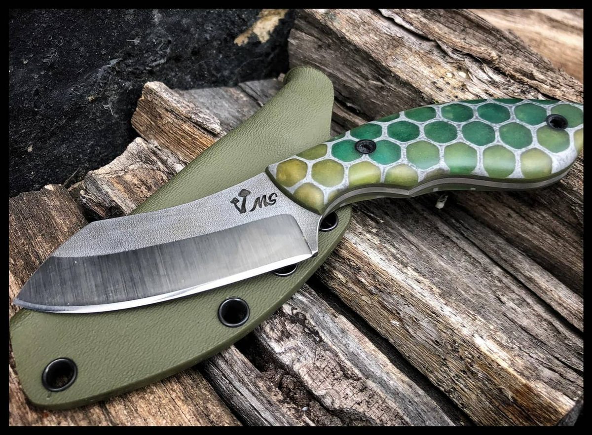 selfemadeknives's tweet photo. @MarfSalvador Hi Marf. I'm a custom knife maker, specialising in outdoors and chef knives. You can find me at https://t.co/ehrJbgFO3a https://t.co/kWZfINtCYI
