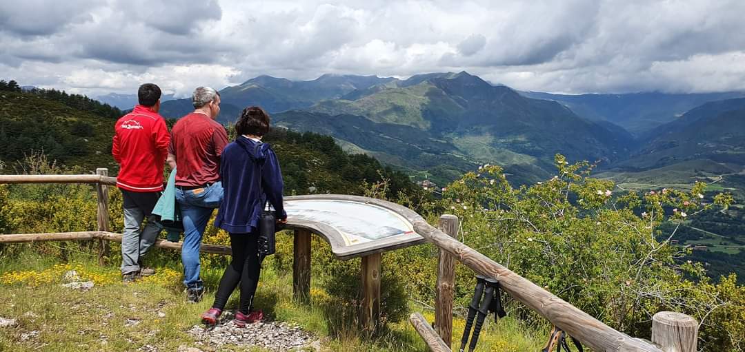 PuntoPirineos's tweet photo. #puntopirineos 
⛰  🌿 👣 🍁 🤸‍♂️ 🚗
Somos la mejor forma de conocer los #pirineos
Descubre los maravilllosos rincones y miradores, la naturaleza, la vida rural y la tranquilidad y todo el patrimonio que nos rodea.
@aragonturismo @AltaRibagorca @ribagorzaturism @Huesca_LaMagia https://t.co/Wfunw6DB0J