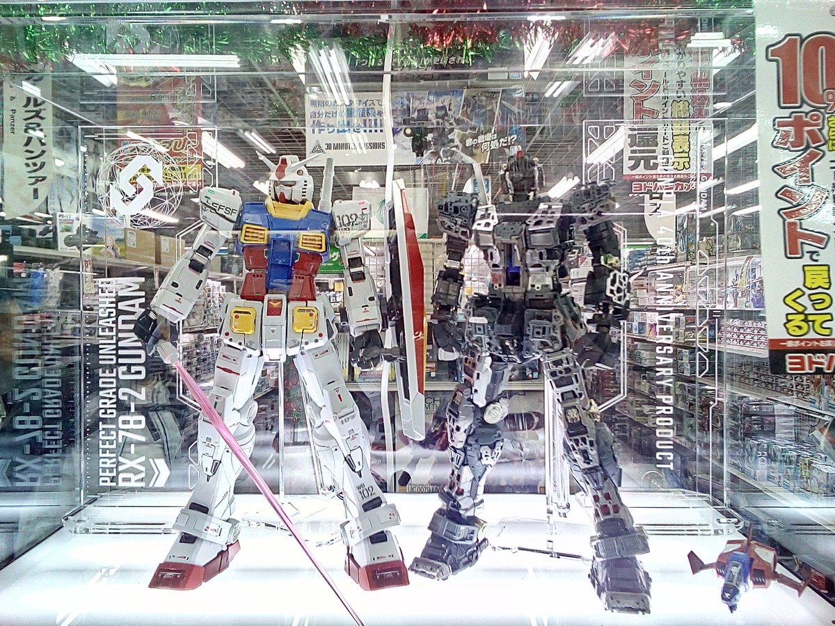 O Xrhsths 章rx 78 Sto Twitter ヨドバシアキバにpg Unleashed 1 60 Rx 78 2 ガンダムのサンプルが有ったので画像を載せます そう言えば 実物の背中って見た事あったかな ガンプラ ガンダム
