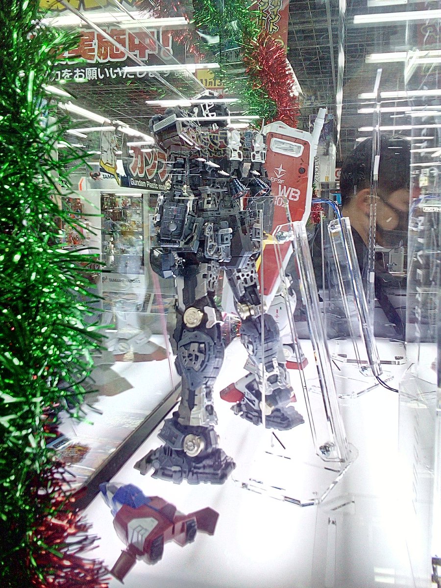 章rx 78 ヨドバシアキバにpg Unleashed 1 60 Rx 78 2 ガンダムのサンプルが有ったので画像を載せます そう言えば 実物の背中って見た事あったかな ガンプラ ガンダム