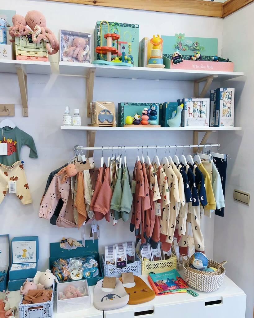Muchísimas gracias por todas las visitas y pedidos 🤗💚💚 Hoy sábado os esperamos de 11 a 13:30 y de 17 a 20 🛍 💚💚

🛍jomamikids.com🛍
⠀⠀⠀⠀⠀⠀⠀⠀⠀
✅Shop Online: Envíos gratis en compras superiores a 60€ ✅Click and Collect: Haz tu … instagr.am/p/CIIIrbMp2E2/