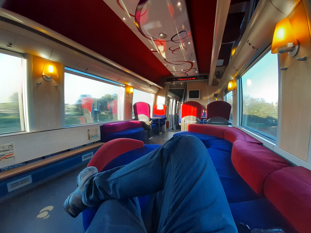CfloDev's tweet photo. Quand tu as ton propre espace en ter #ludospace #sncf @TERBreizhGo https://t.co/35f3oT7kUB