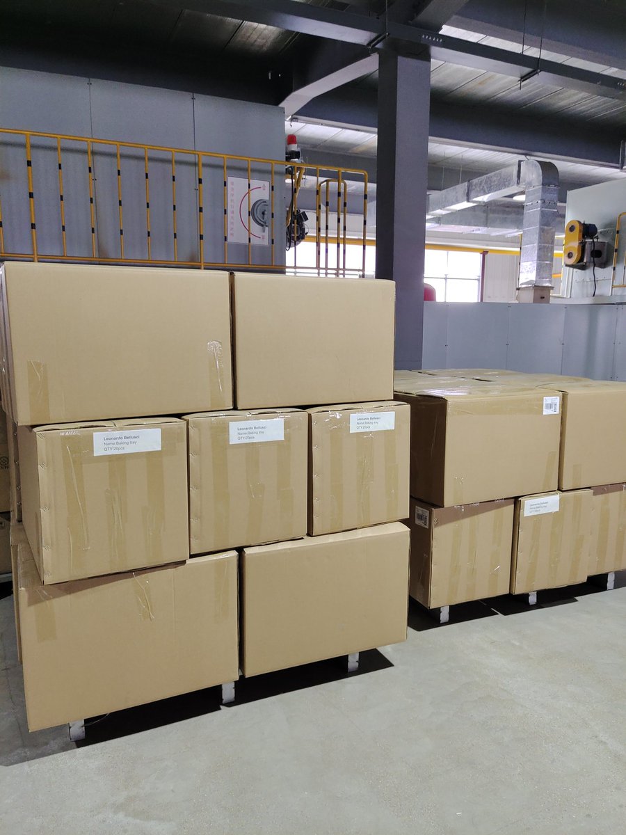 Xinhua1978's tweet photo. Enjoy the weekend!😆😆😆
Perforated baking sheet pan ready for shipment.We think the quality is our life of our factory and we use the imported material to meet the requirement for top quality which could be long-lasting life. 👍
#bakeware #bakingpans #bakingtrays #oventray https://t.co/iQrnmcehIc