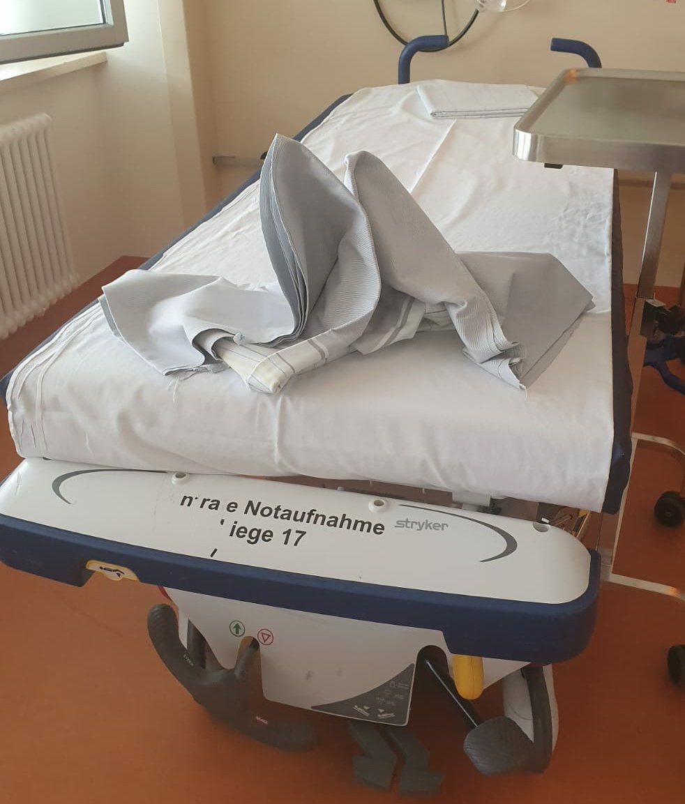 3_Jungsmama's tweet image. Das ist übrigens ein Schwan!
Bewerbung in Gastronomie + Hotellerie läuft!
#Pflexit
#LiebtDasTeamDerZNA