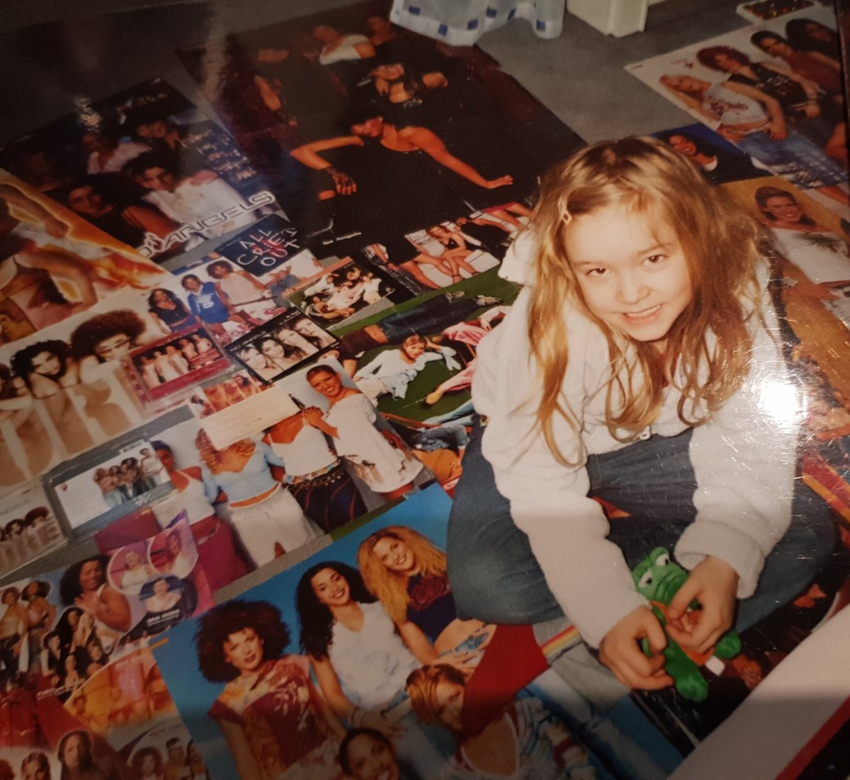 laurabohlke's tweet photo. Ich seitdem es die No Angels auf Spotify gibt #noangels #daylight #fangirl #kindheitshelden #7yearoldme #saving2020 https://t.co/ZoeMXoZXdh
