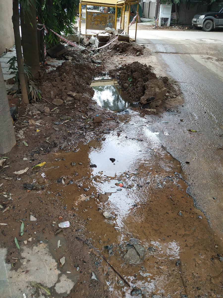 VedP999's tweet photo. @chairmanbwssb water has been overflowing for past 5 days from the new pipe on 14th A Main road in HAL Second Stage Indiranagar. Not being attended to inspite of complaints repeatedly (grievance no 20007021 on 24th November). The pit has to be filled and wet mix put on top too. https://t.co/AetIdQ8qRP