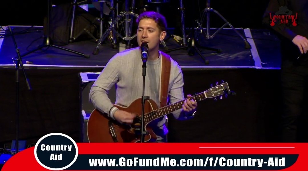 thekirwansfanc1's tweet photo. Barry performing live at Country Aid in the Millenium Forum π #BarryKirwan #CountryAid #MilleniumForum #ShotOfGlory #WalkWithMe #StaySafe https://t.co/9MgBlTpiDt