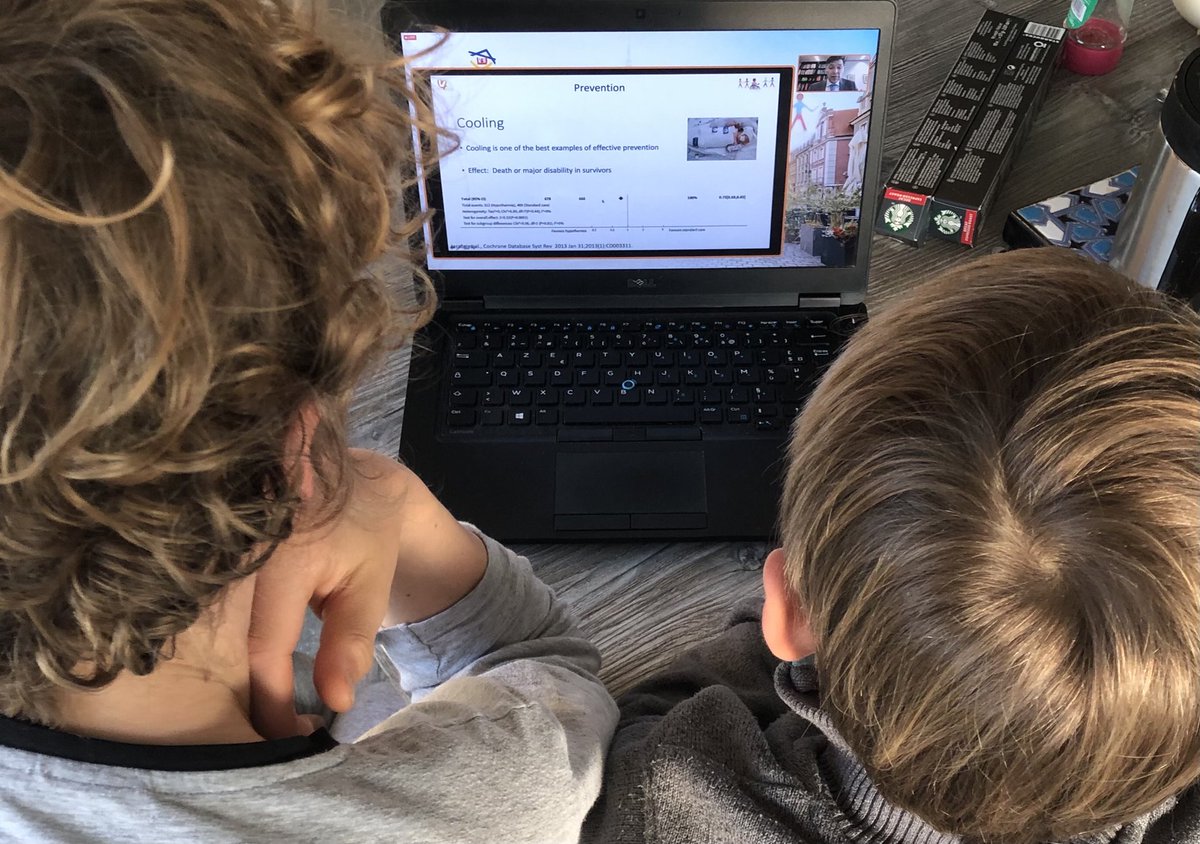 sb_brest's tweet image. Unexpected effects of the #lockdown and virtual conferences. 😷😀All the family learning from #EACD2020 ⁦@EACDtweet⁩ ! Great overview on #highttech treatment for #cerebralpalsy from one of the GMC member. Thank you #Profjeroenvermeulen !