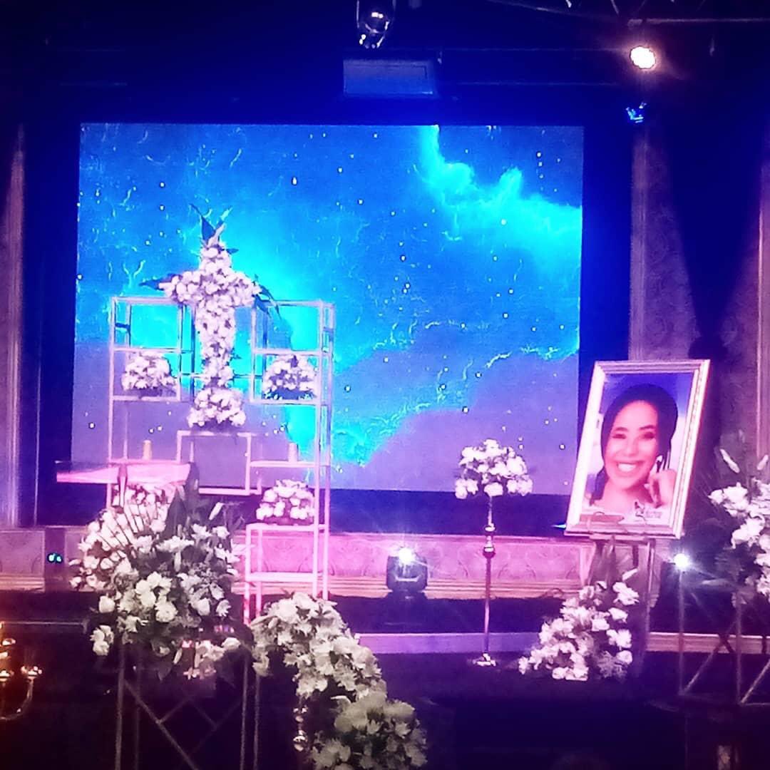 kwaitodiva's tweet photo. Eita!!! Hola!!!
Rest Kwaito Queen
😭💔🙌🏼🙏🏼🙌🏼
#MshozaBhoza
#1StLady
#Kortes
#BossLady
Here is the link....
https://t.co/6hs7yiTmMt
So Hlangana Khona PDL to celebrate her life + After Tears
Salute!!! https://t.co/ZnxJ2MFxJ2