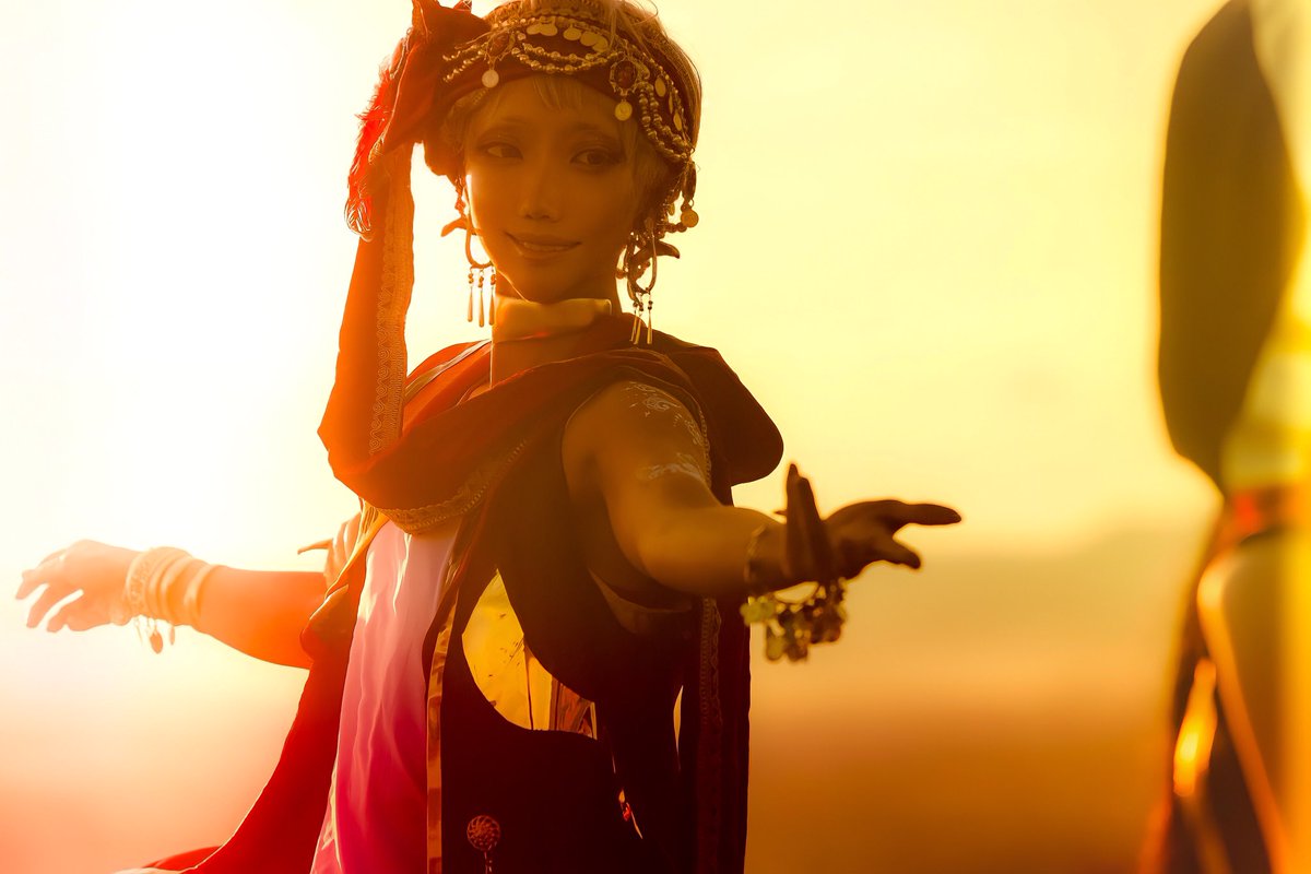 den0v0's tweet photo. 【 cosplay / twst 】
──────────────────

                             眩む

──────────────────
Kalim Al-Asim/den0v0
Jamil Viper/@saraba_n 
Photo/@RhRd_is_god https://t.co/k1fLNaRuxw