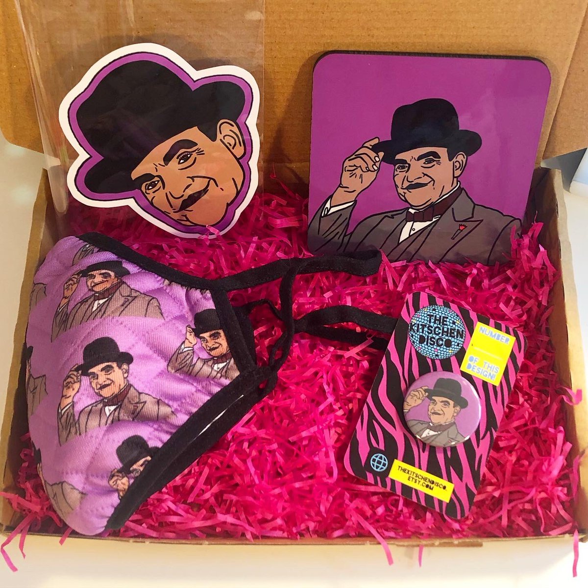 I made some gift sets! The little grey cells are lovin’ life 🙌🤣💜💜💜

#poirot #herculepoirot #agathachristie #supersleuthsaturday #shopsmall #thekitschendisco