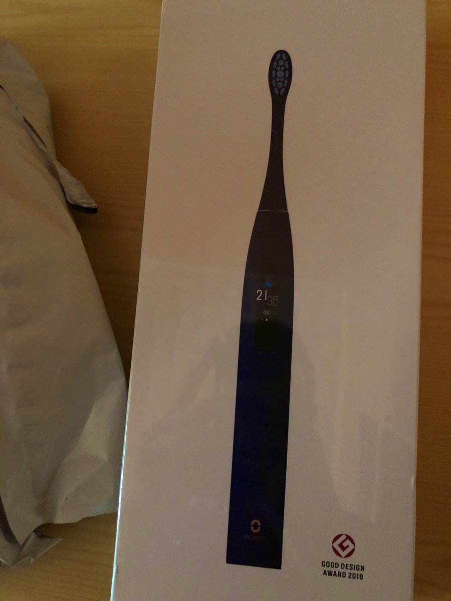 plywaczykmaks's tweet photo. Czy kupiłem nową szczoteczkę do zębów? Może.
Czy jaram się tym zakupem tak samo jak dziecko nowym iPhonem? Może.
Czy się starzeje? Może.
#OcleanXPro https://t.co/7fHIJC6SdL