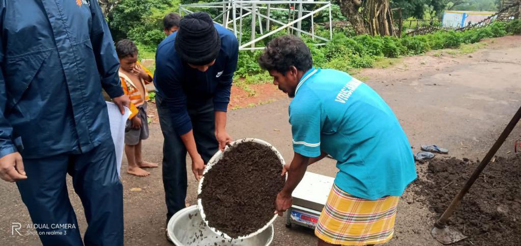 From this picturesque “central soil institute“ in Araku, the Alchemy Top Soil gets distribute to each of the  @arakucoffeein tribal farmer’s door step. The ease of these processes in ReGenerative Agriculture also got youth to join parents as Farmer Entrepreneurs.  #Arakunomics 7/7