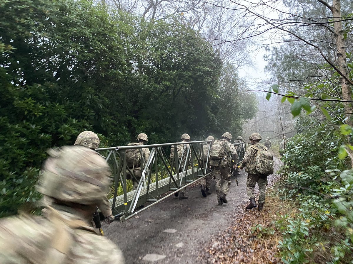 55Sqn's tweet photo. A cold, misty morning met the current crop of B3 trainees. An FTX extraction is what was needed to warm the extremities... welcome to the Corps! @3RSMERegt @Proud_Sappers https://t.co/rxGp8T2YjV