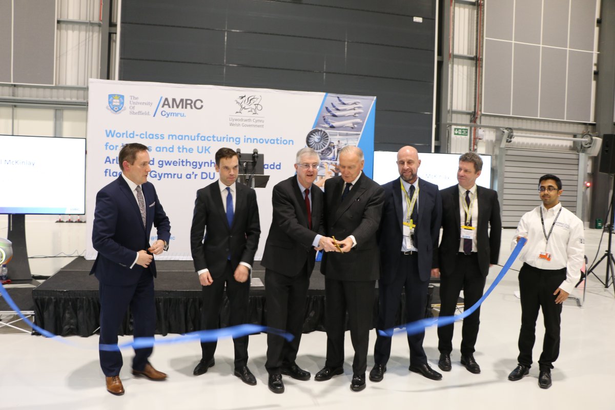 TheAMRC's tweet photo. #AMRCCymru was officially opened by @fmwales and @KenSkatesMS in #Broughton #Wales described as a 'game changer' by @WelshGovernment.
Read More: https://t.co/5bwlvQSYvG
#AMRCCymru1year #makesthingsbetter https://t.co/88Hldzfk0V