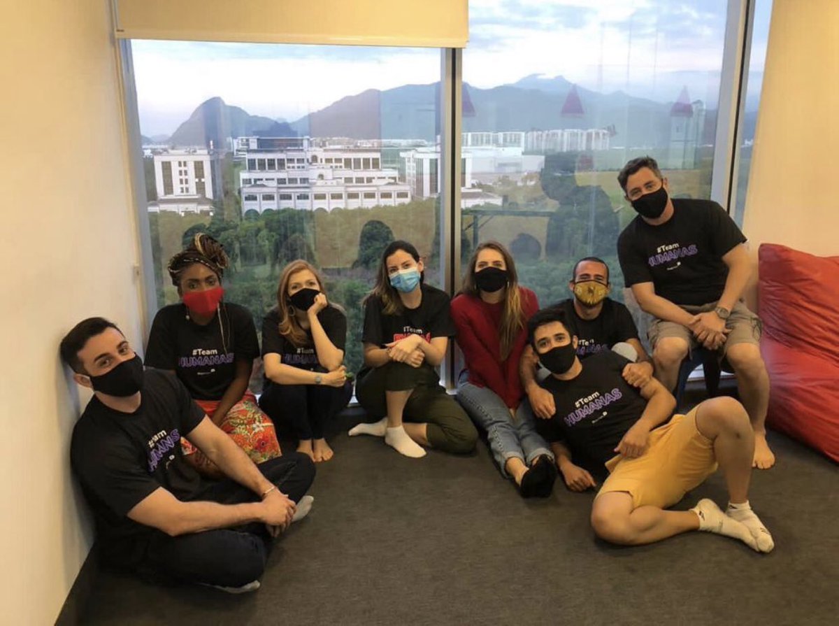 Day_mendex's tweet photo. Teve riso, teve grito, teve sonho (e sono!). Fica a certeza de que NiNGUÉM cresce sozinho. Foram três anos de muito afeto, carinho e crescimento. Obrigada a todos que estiveram comigo nesta jornada! #proenem https://t.co/V7lAWxtPMJ