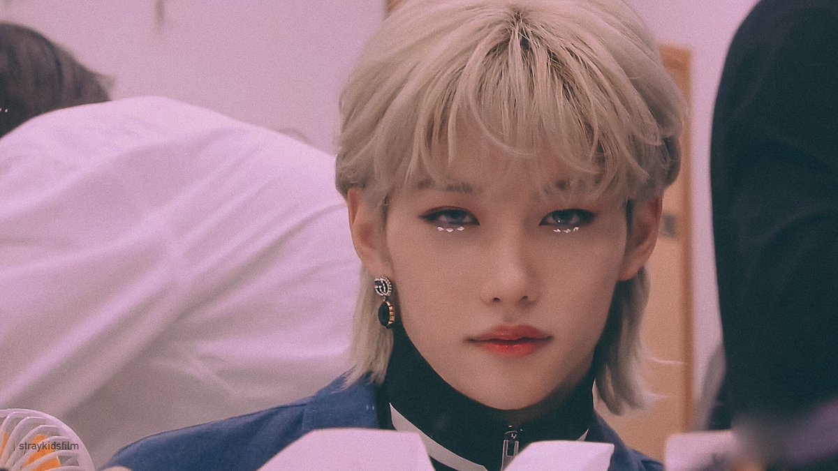 феликс маллет stray. феликс stray kids прическа. прическа феликса из стрей кидс. прическа феликса из стрей кидс. стрей киц феликс.
