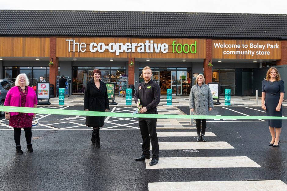 coopnews's tweet image. Principle 6 means #coops working together: Here's how Central England Co-op put that into action to tackle waste and promote #Fairtrade at its new flagship Lichfield store @mycoopfood #environment  bit.ly/3m0pADL